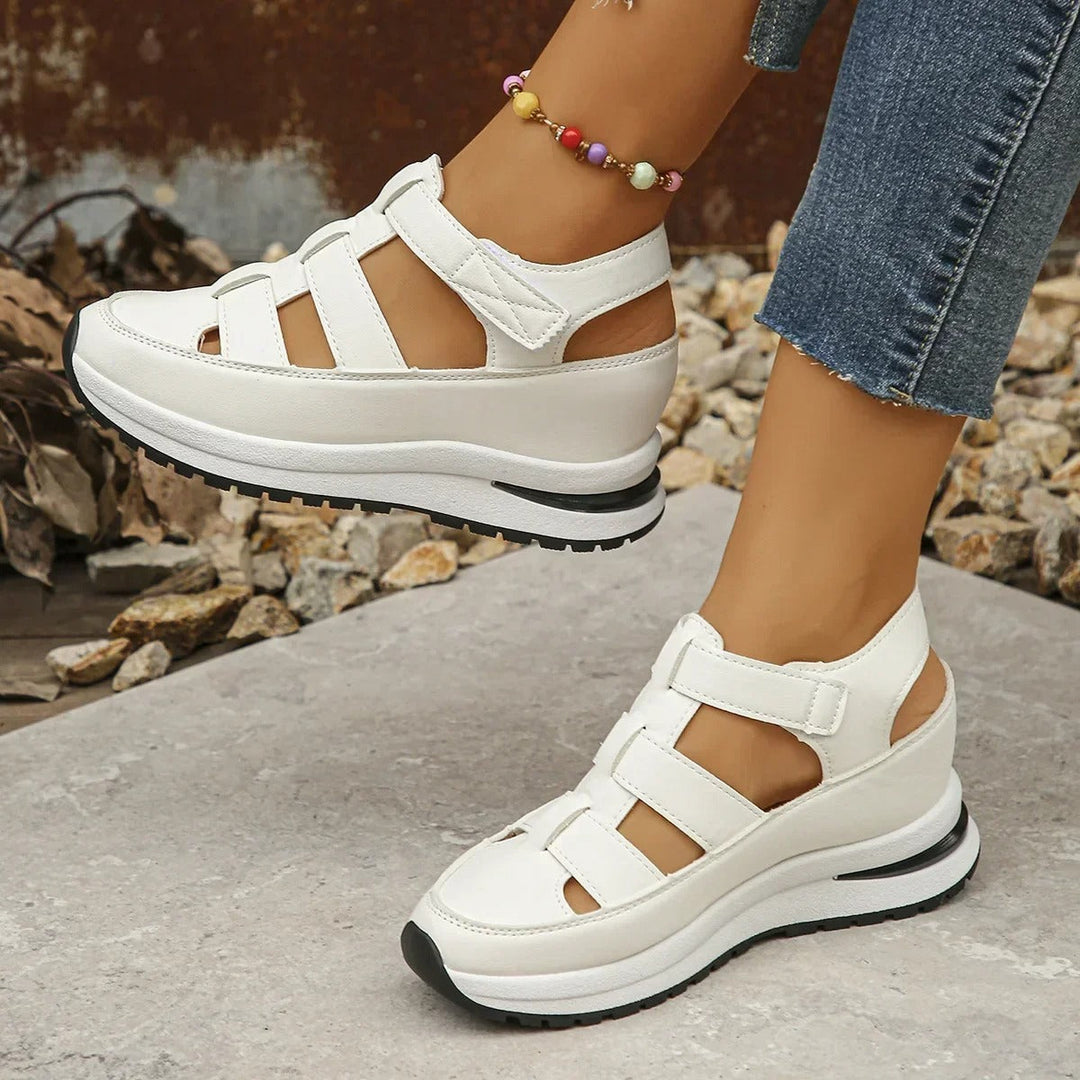 Solevera – Stylish Ergonomic Sandals